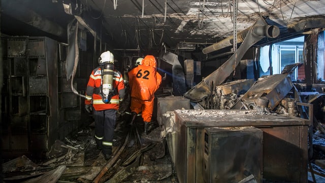 Ausgebrannter Raum in der Uhrenfabrik Eta. Ausgebrannter Raum in der Uhrenfabrik Eta.