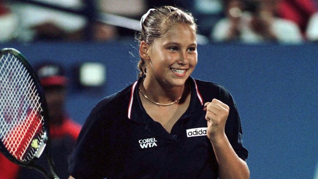 Anna Kournikowa stürmte als 15-Jährige in den US-Open-Achtelfinal. Anna Kournikowa stürmte als 15-Jährige in den US-Open-Achtelfinal.