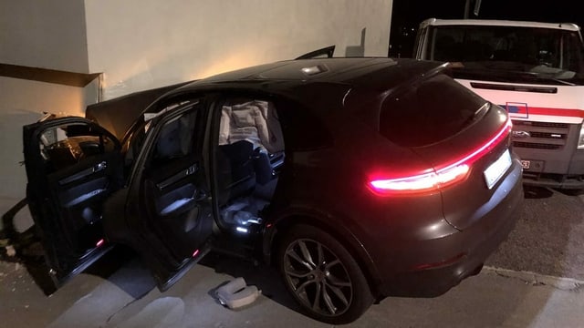 Auto donnegià en il stgir. Auto donnegià en il stgir.