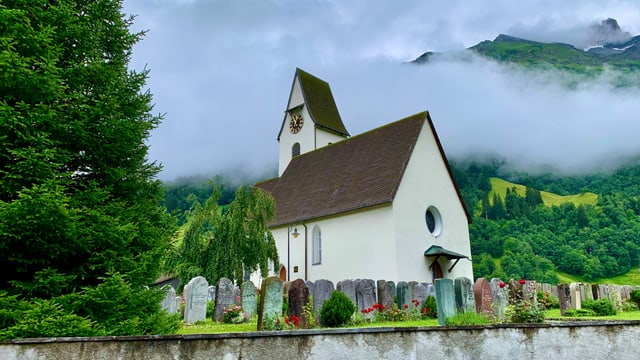 Die markante Kirche in Elm. Die markante Kirche in Elm.