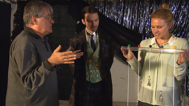 «Einstein»-Moderatorin Kathrin Hönegger mit «Neuro Séance»-Akteur Yannik Schmuki und Neuropsychologe Peter Brugger. «Einstein»-Moderatorin Kathrin Hönegger mit «Neuro Séance»-Akteur Yannik Schmuki und Neuropsychologe Peter Brugger.