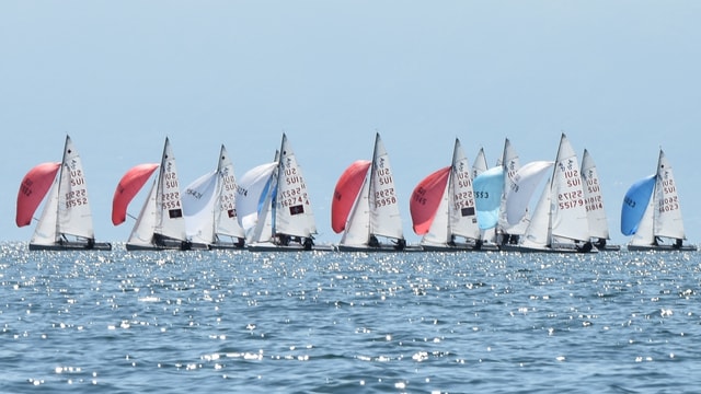 Segelschiffe auf einem See Segelschiffe auf einem See