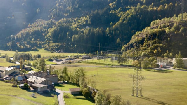 Die Messstation Robbia, oberhalb von Poschiavo, links vom Hochspannungsmast.