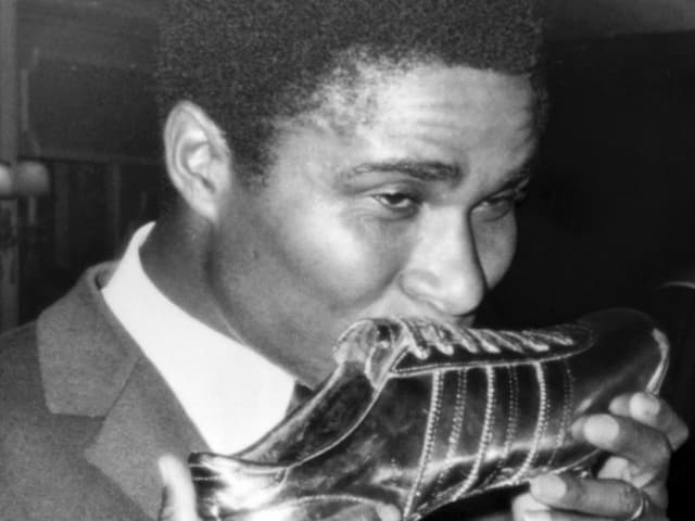 Goldener Schuh für Eusebio.