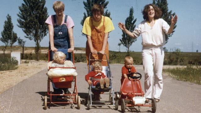 Video «Meine keine Familie» abspielen Video «Meine keine Familie» abspielen