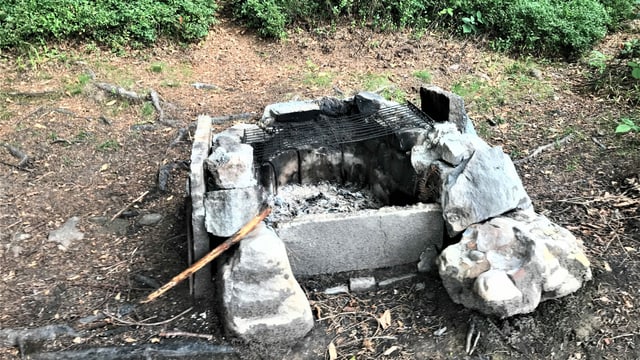Wilde Grillstelle im Wald. Wilde Grillstelle im Wald.