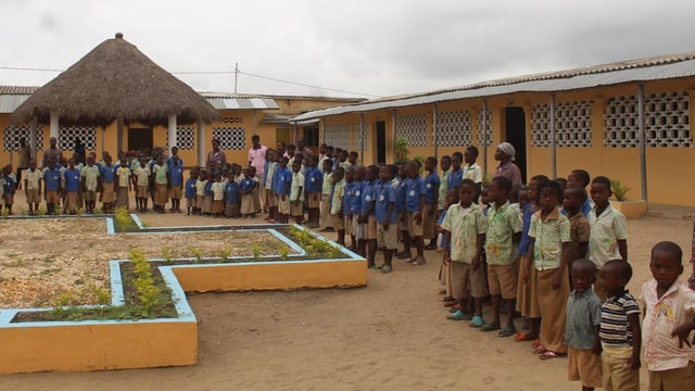 Kinder in einer Schule in Afrika Kinder in einer Schule in Afrika