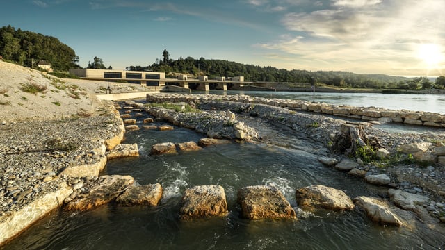 Bild vom Kraftwerk Hagneck und der Aare Bild vom Kraftwerk Hagneck und der Aare