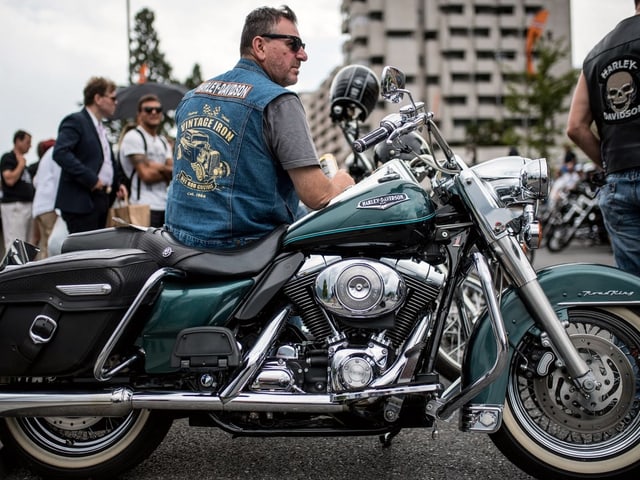 Harley Davidson mit Fahrer