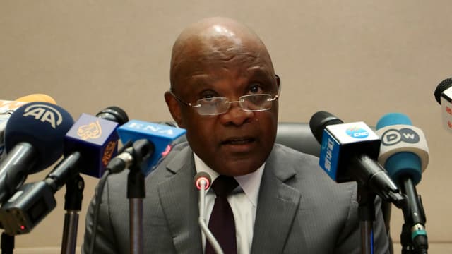 John Nkengasong: Aufruf zu globaler Solidarität in der globalen Krise. John Nkengasong: Aufruf zu globaler Solidarität in der globalen Krise.