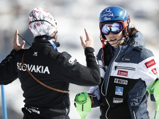 Trainer Livio Magoni und Skifahrerin Petra Vlhova.