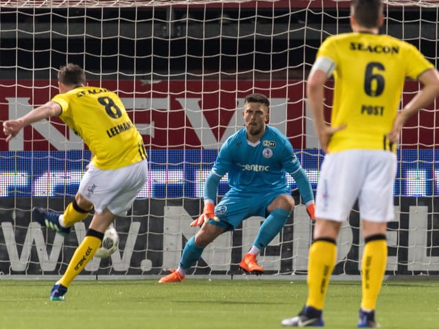 Clint Leeman versagt vom Puntk aus