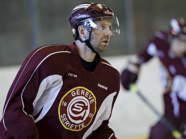 Eric Fehr (Servette): Der 33-jährige Center, der auch als Flügelspieler eingesetzt werden kann, bringt viel NHL-Erfahrung nach Genf: In 13 Saisons kam er auf 722 Einsätze und sammelte 233 Punkte (122 Tore, 111 Assists).