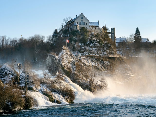 Der Rheinfall im Eiskleid.