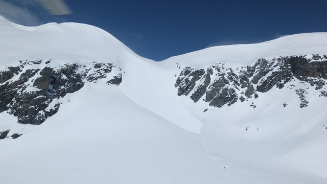 La lavina vid ina spunda dal Surenjoch. La lavina vid ina spunda dal Surenjoch.