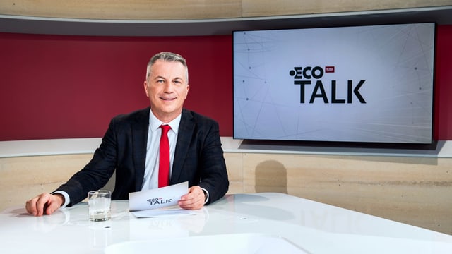 Reto Lipp im Talk-Studio. Reto Lipp im Talk-Studio.