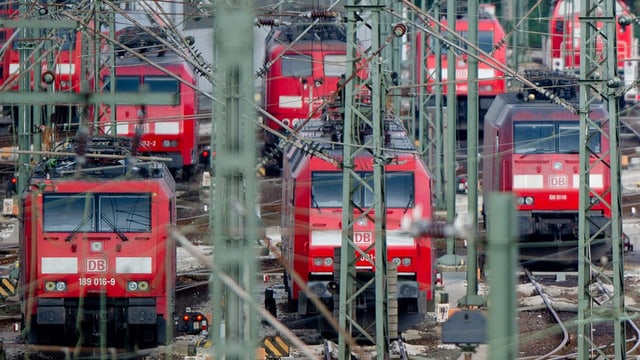 Loks auf Abstellgleisen Loks auf Abstellgleisen