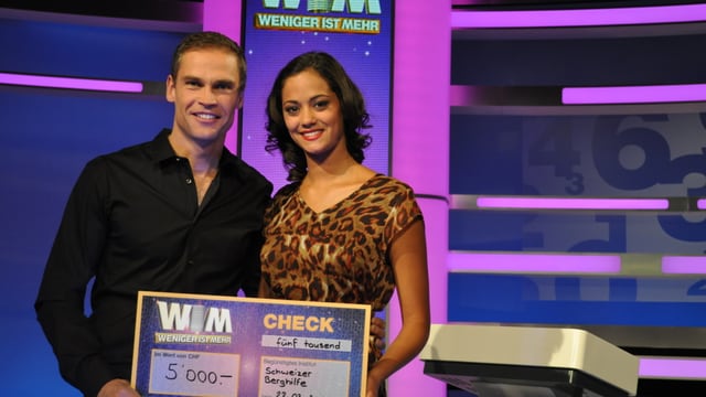 Renzo Blumenthal und Alina Buchschacher gewinnen 5'000 Franken für die Schweizer Berghilfe.