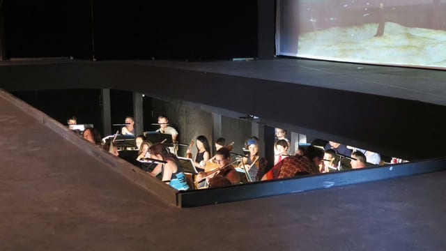 Orchestergraben mit Orchester Orchestergraben mit Orchester