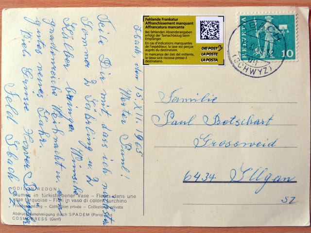 Eine beschriftete Postkarte aus dem Jahr 1965, die erst nach 50 Jahren in Illgau (SZ) an. Eine beschriftete Postkarte aus dem Jahr 1965, die erst nach 50 Jahren in Illgau (SZ) an.