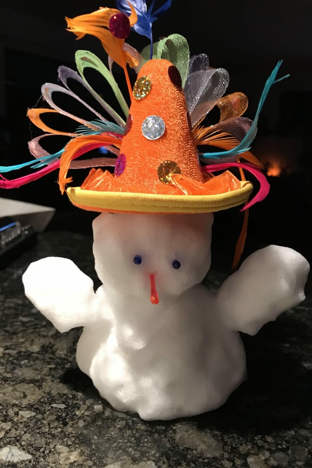 Schneemann auf Granitplatte