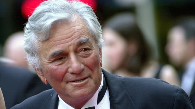 Die Nahaufnahme von Peter Falk zeigt seinen speziellen Blick bedingt durch sein Glasauge Die Nahaufnahme von Peter Falk zeigt seinen speziellen Blick bedingt durch sein Glasauge