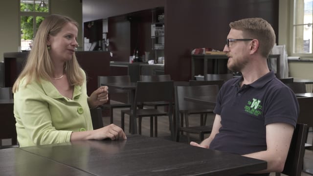 02 Ein Jahr nach dem Burnout immer noch arbeitsunfähig: Matthias N. im Gespräch mit Melanie Börner von der Integrationseinrichtung TRANSfair. 02 Ein Jahr nach dem Burnout immer noch arbeitsunfähig: Matthias N. im Gespräch mit Melanie Börner von der Integrationseinrichtung TRANSfair.