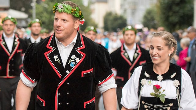 Glarner und Hediger in der Tracht. Glarner und Hediger in der Tracht.