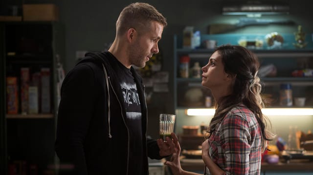 Die Filmfiguren Deadpool und seine Freundin Vanessa Die Filmfiguren Deadpool und seine Freundin Vanessa