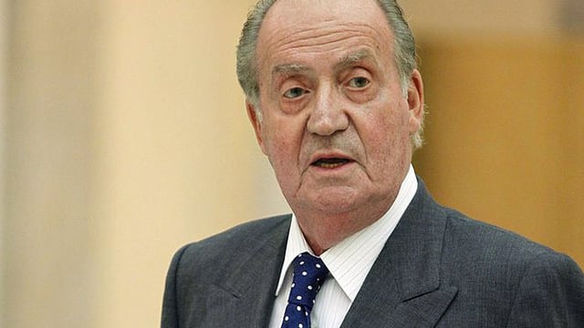 Ex-König Juan Carlos vor einem Rednerpult