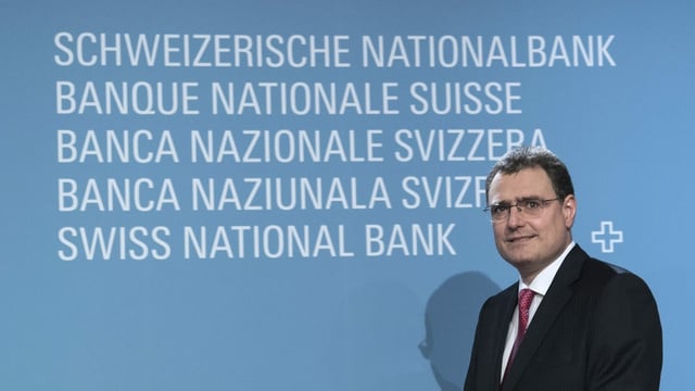 Mann mit Anzug. Mann mit Anzug.