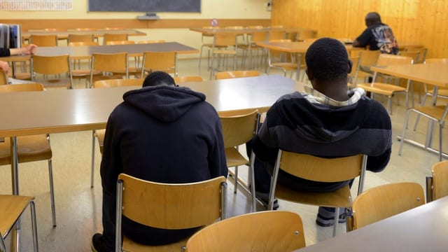 Zwei Asylbewerber in einer Unterkunft Zwei Asylbewerber in einer Unterkunft