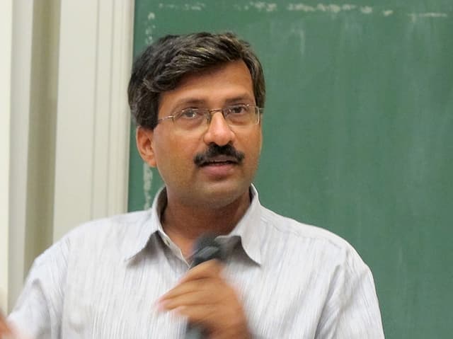 Dr. Yogesh Kulkarni, Leiter der Vigyan Ashram Schule in Pabal, Porträtfoto Dr. Yogesh Kulkarni, Leiter der Vigyan Ashram Schule in Pabal, Porträtfoto