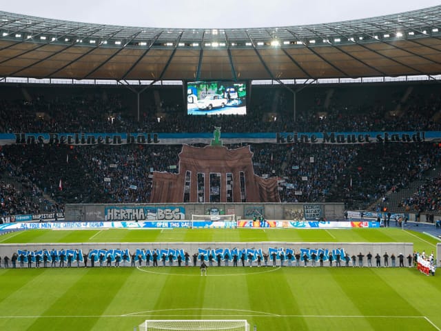 Die Choreo im Berliner Olympiastadion. Die Choreo im Berliner Olympiastadion.