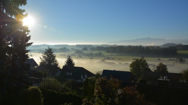 Nebelschwaden über dem Thurtal bei Zuzwil/SG. Nebelschwaden über dem Thurtal bei Zuzwil/SG.