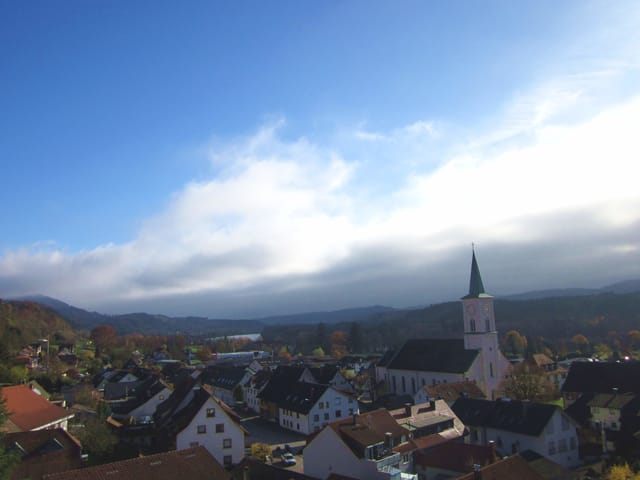 Über Schwörstadt lockerte sich der Nebel auf, eine Folge des Möhlin-Jets.