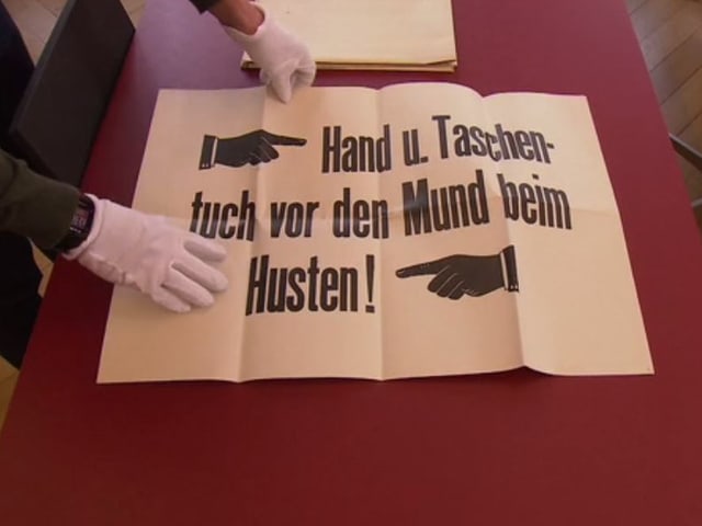 Altes Plakat mit dem Hinweis, man solle beim Husten die Hand vor den Mund halten. Altes Plakat mit dem Hinweis, man solle beim Husten die Hand vor den Mund halten.