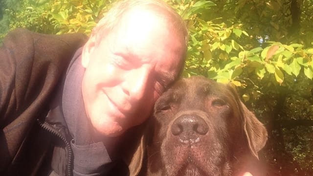 Kurt Aeschbacher mit seinem Lappi-Labrador Bombay. Kurt Aeschbacher mit seinem Lappi-Labrador Bombay.