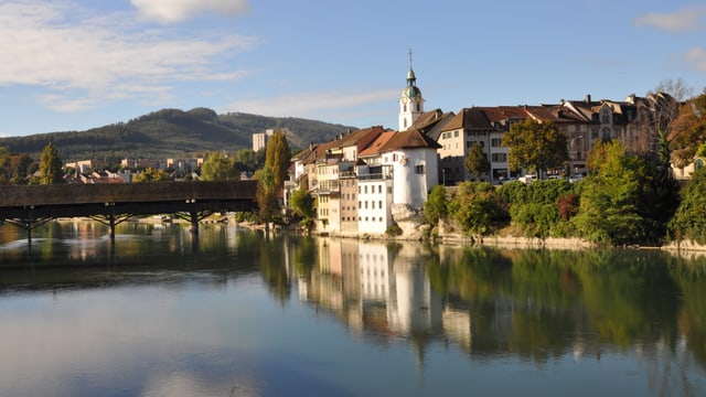 Blick von der Brücke beim Bahnhof Olten her auf die Altstadt und die Holzbrücke Blick von der Brücke beim Bahnhof Olten her auf die Altstadt und die Holzbrücke