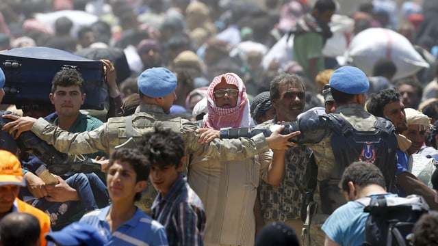 Flüchtlinge in Tal Abjad im Juni 2015. Flüchtlinge in Tal Abjad im Juni 2015.