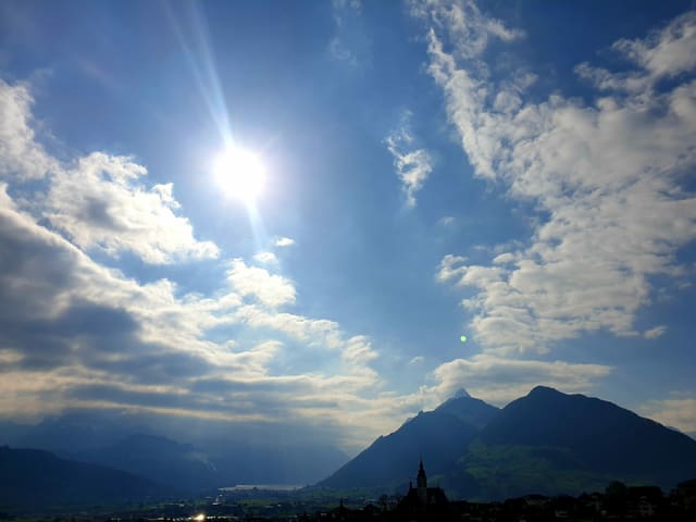 Sonnenschein und Sonnenstrahlen Sonnenschein und Sonnenstrahlen