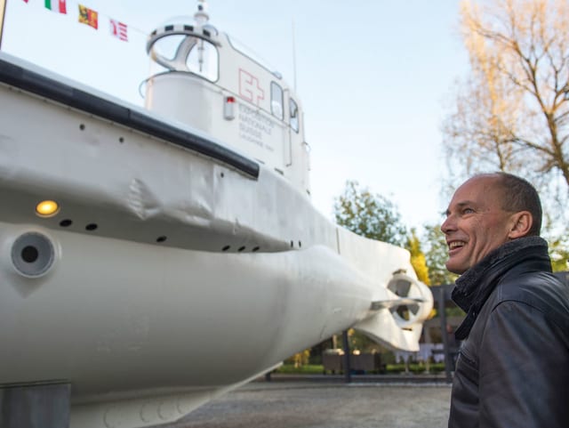 Bertrand Piccard vor einem U-Boot im Verkehrshaus Luzern. Bertrand Piccard vor einem U-Boot im Verkehrshaus Luzern.