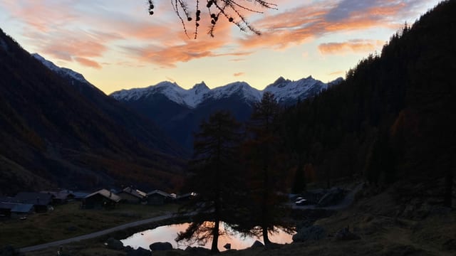 Dämmerungsstimmung auf der Fafleralp, zuhinterst im Lötschental. Dämmerungsstimmung auf der Fafleralp, zuhinterst im Lötschental.