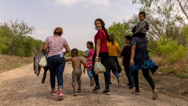 Asylsuchende aus Honduras vor der US-Grenze. Asylsuchende aus Honduras vor der US-Grenze.