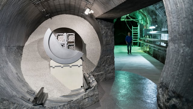 Unterirdische Anlage. Eine Röhre ist erkennbar. Unterirdische Anlage. Eine Röhre ist erkennbar.