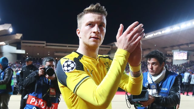Marco Reus klatscht nach einem Spiel Marco Reus klatscht nach einem Spiel