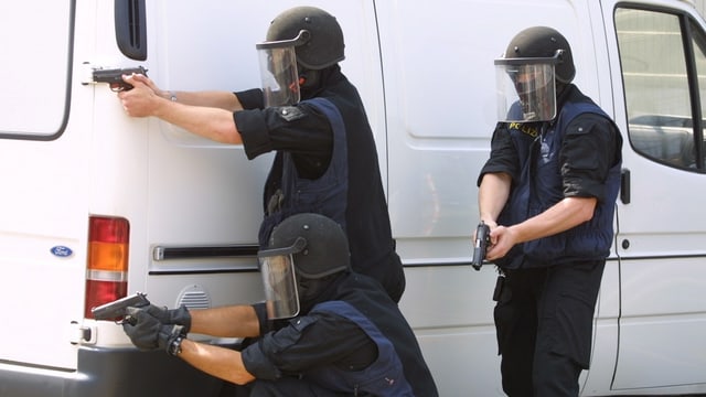 Polizisten der Zürcher Sondereinheit «Diamant» bei einem Einsatz.