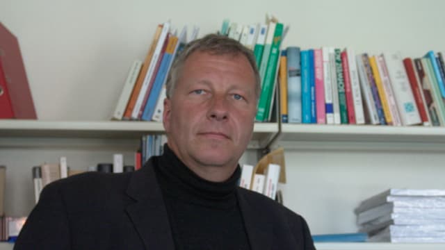 Diplomatischer Korrespondent SRF: Fredy Gsteiger. Diplomatischer Korrespondent SRF: Fredy Gsteiger.