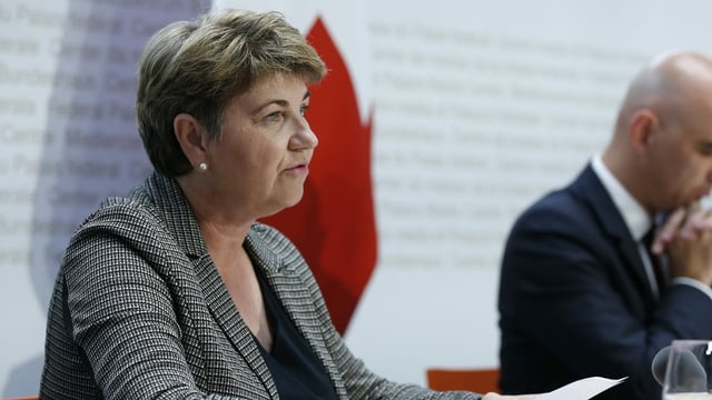 Verteidigungsministerin Viola Amherd spricht vor den Medien Verteidigungsministerin Viola Amherd spricht vor den Medien