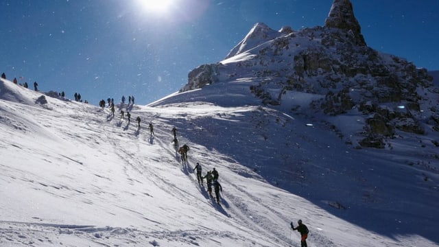 Video «Seilschaften - Patrouille des Glaciers» abspielen Video «Seilschaften - Patrouille des Glaciers» abspielen